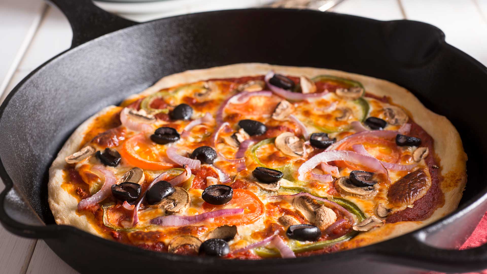 Пицца на сковороде за 10 минут