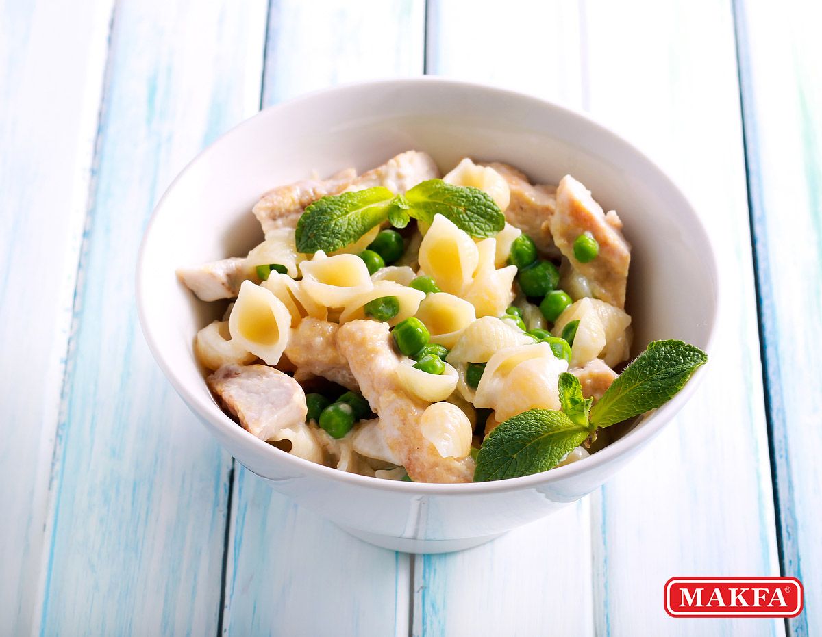 Ракушки с грудинкой, горошком, мятой и белым соусом