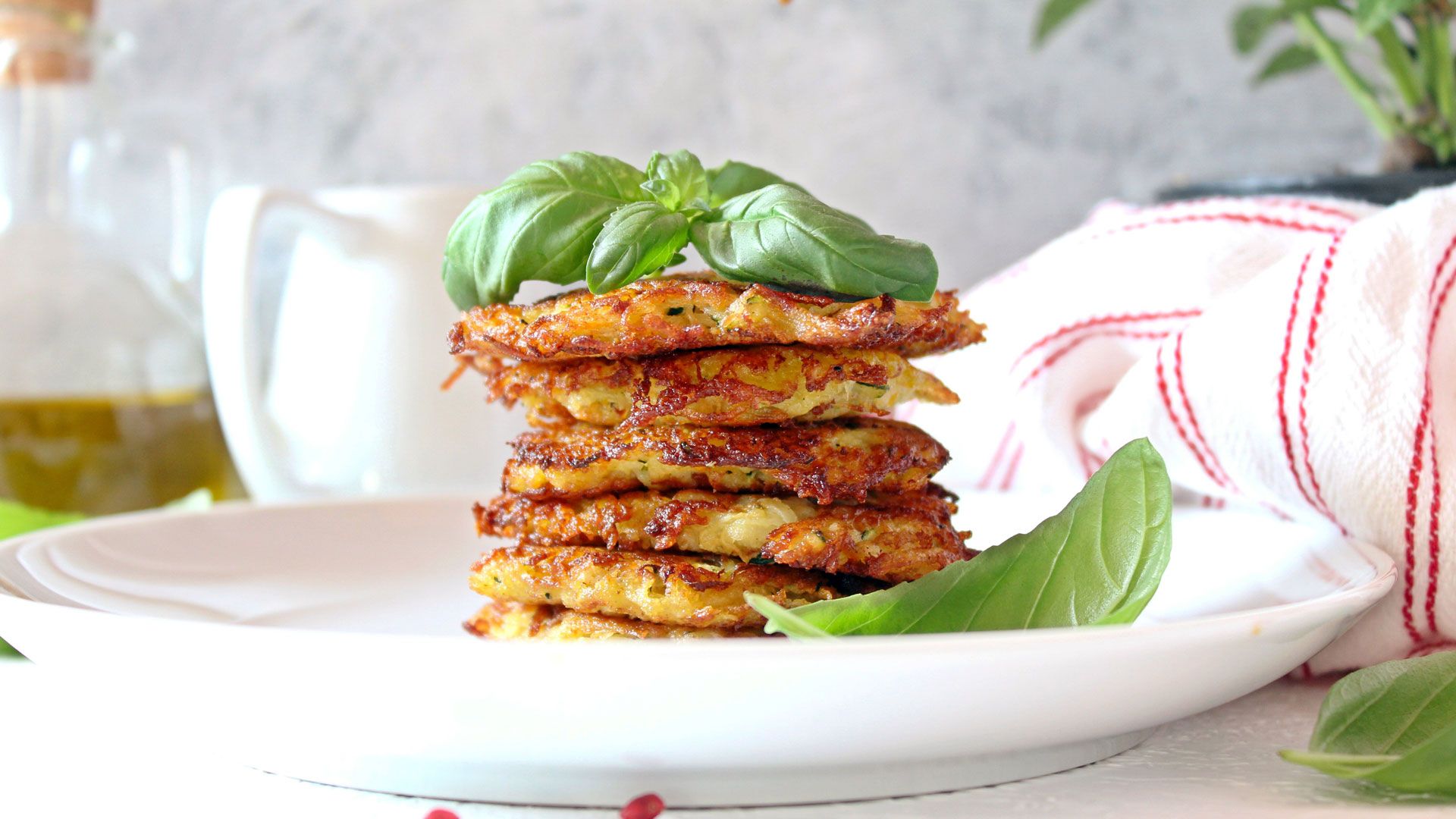 Драники из кабачков с картофелем