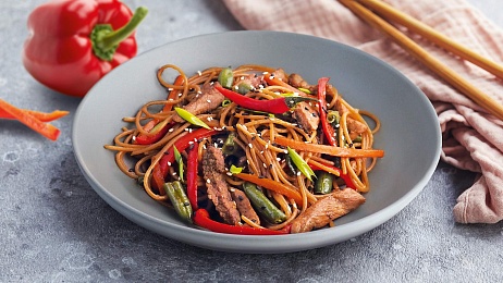 Паста вок с говядиной