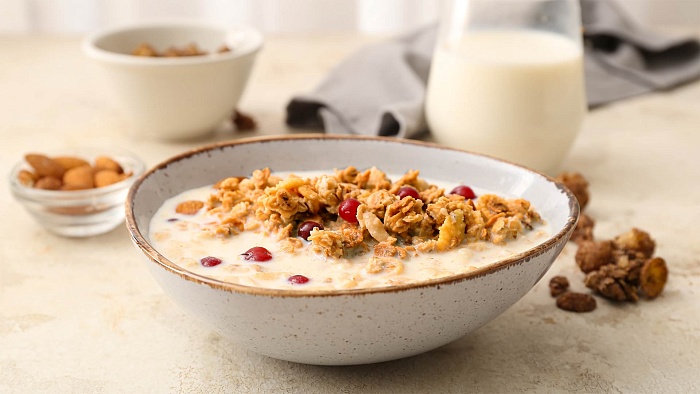 Мюсли с грушей и сушеной клюквой