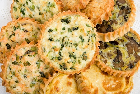 Хардкор топтық секс с сперму в киску