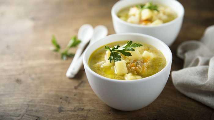 Суп из кукурузной крупы с овощами