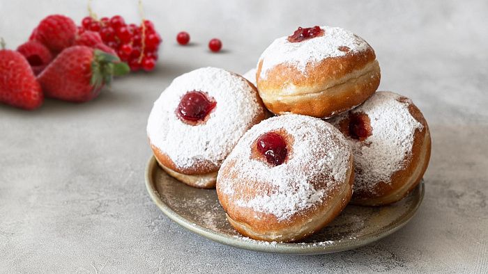 Домашние пончики с ягодной начинкой