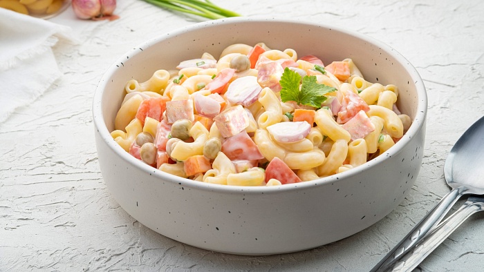 Зимний салат с макаронами