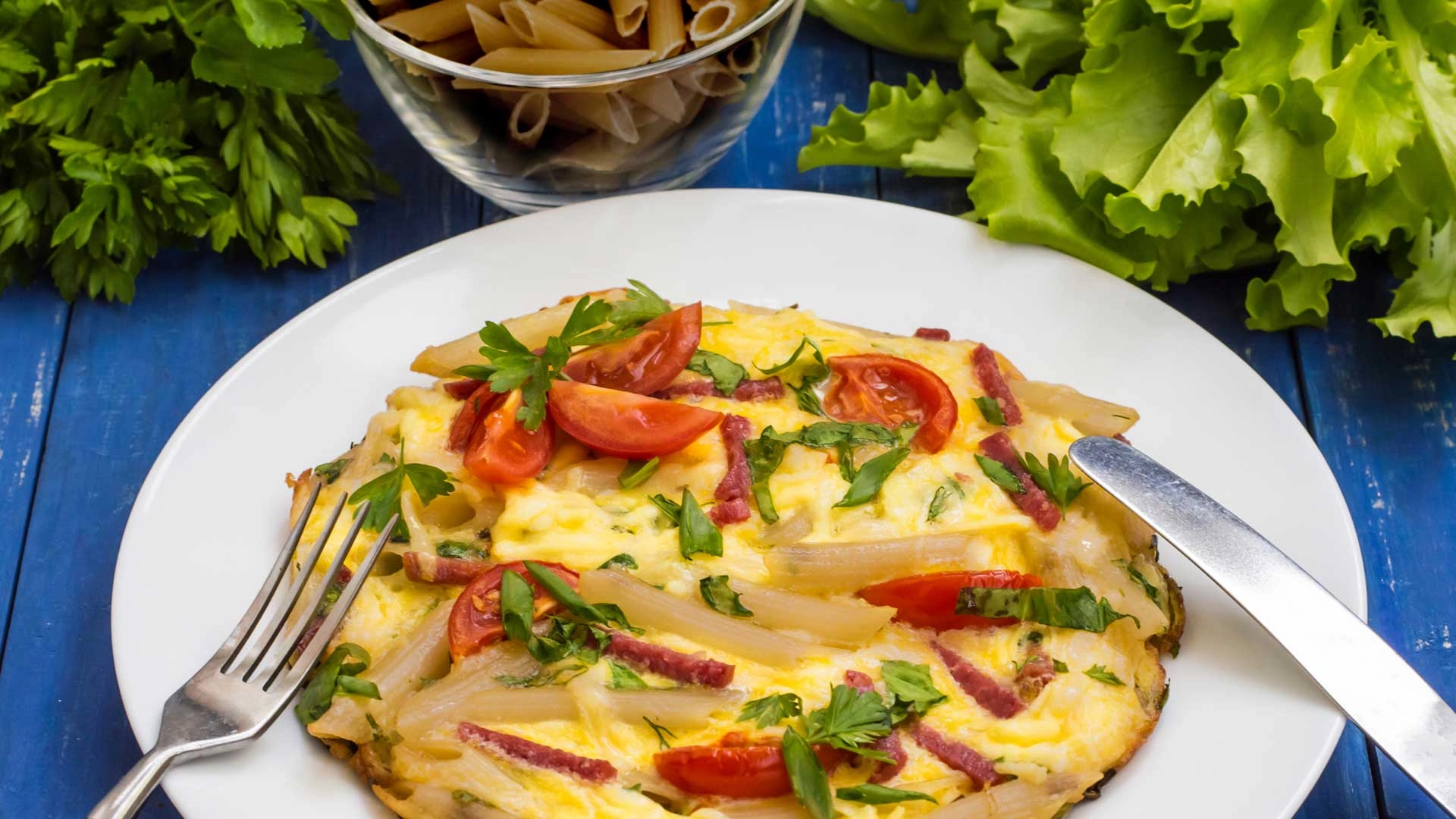 Фриттата с макаронами и овощами