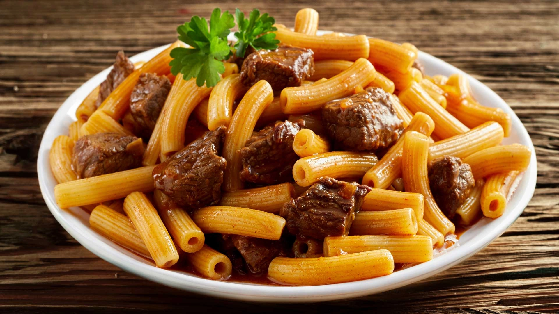 Мясное рагу с кофе и рожками