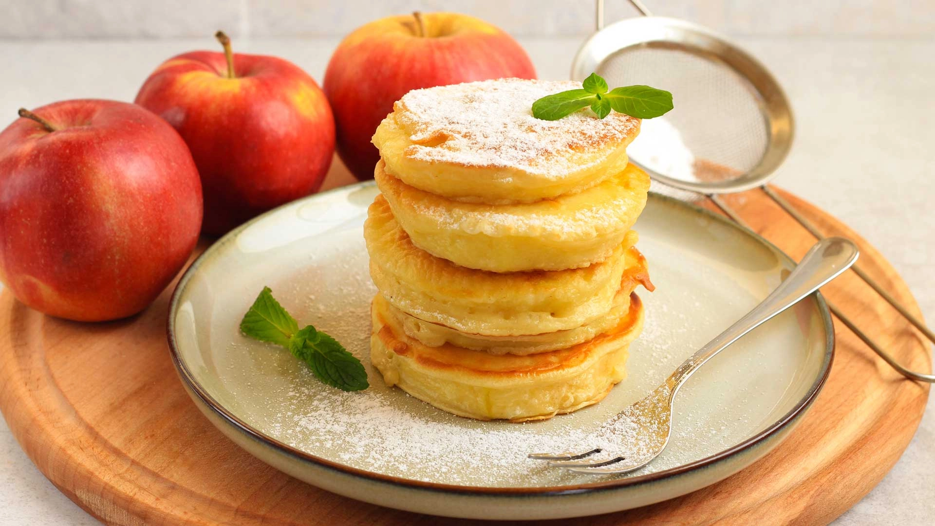 Оладьи с яблоками