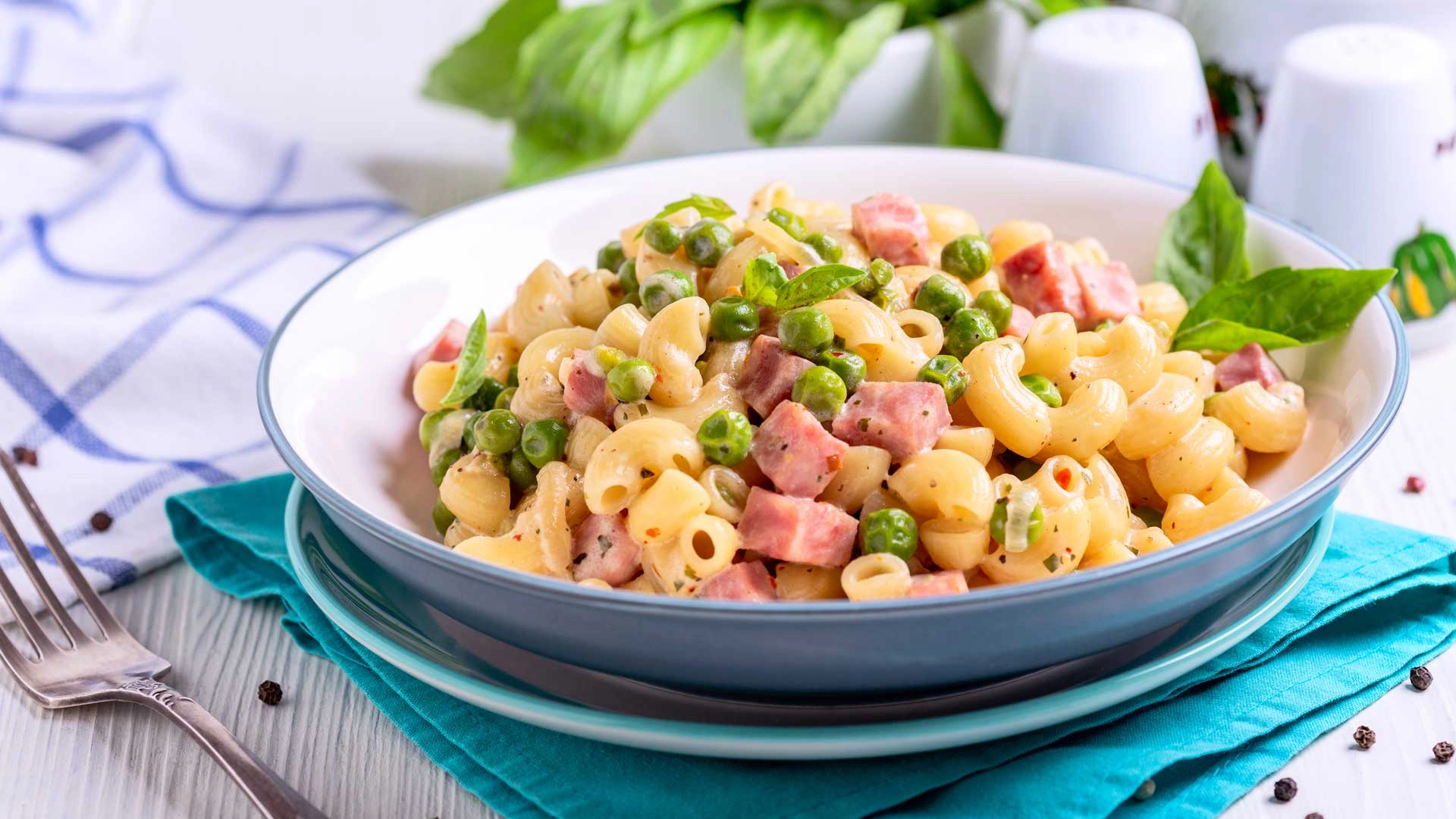 Паста с ветчиной в сливочно-горчичном соусе