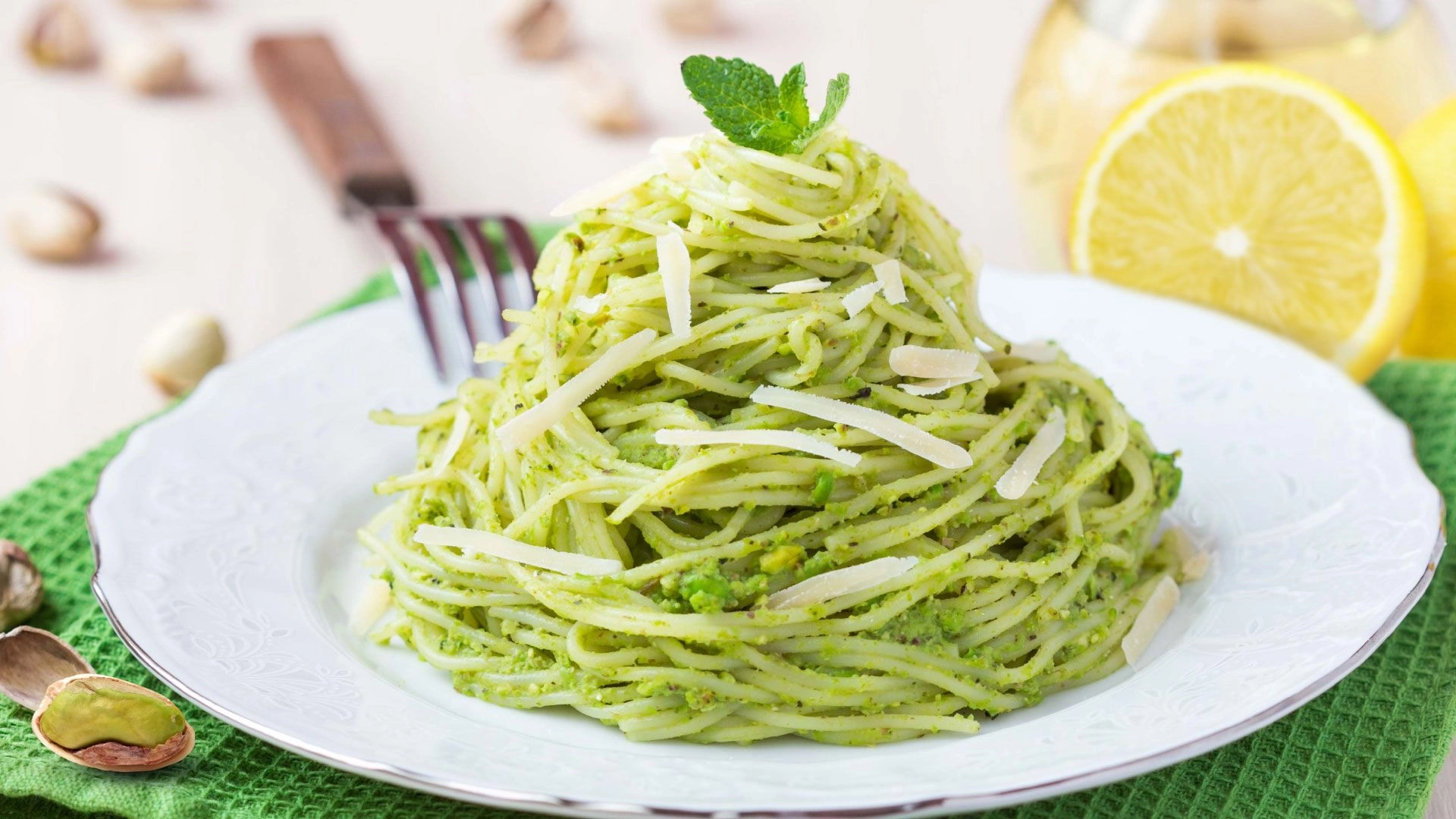 Макароны с домашним песто